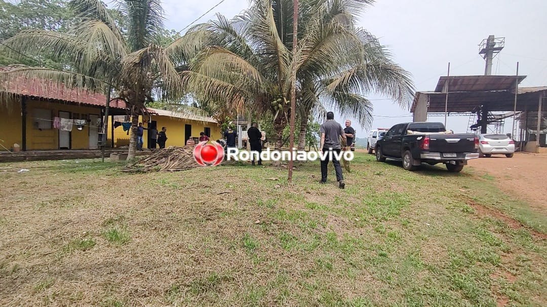 JUNTO COM TÊNIS: Cachorro é encontrado com pé humano na boca e PM é acionada