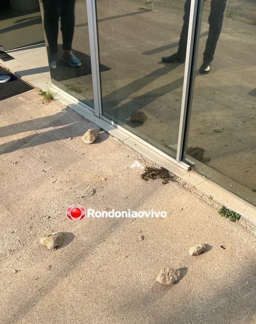 VÍDEO: Ladrões são filmados tentando invadir clínica médica