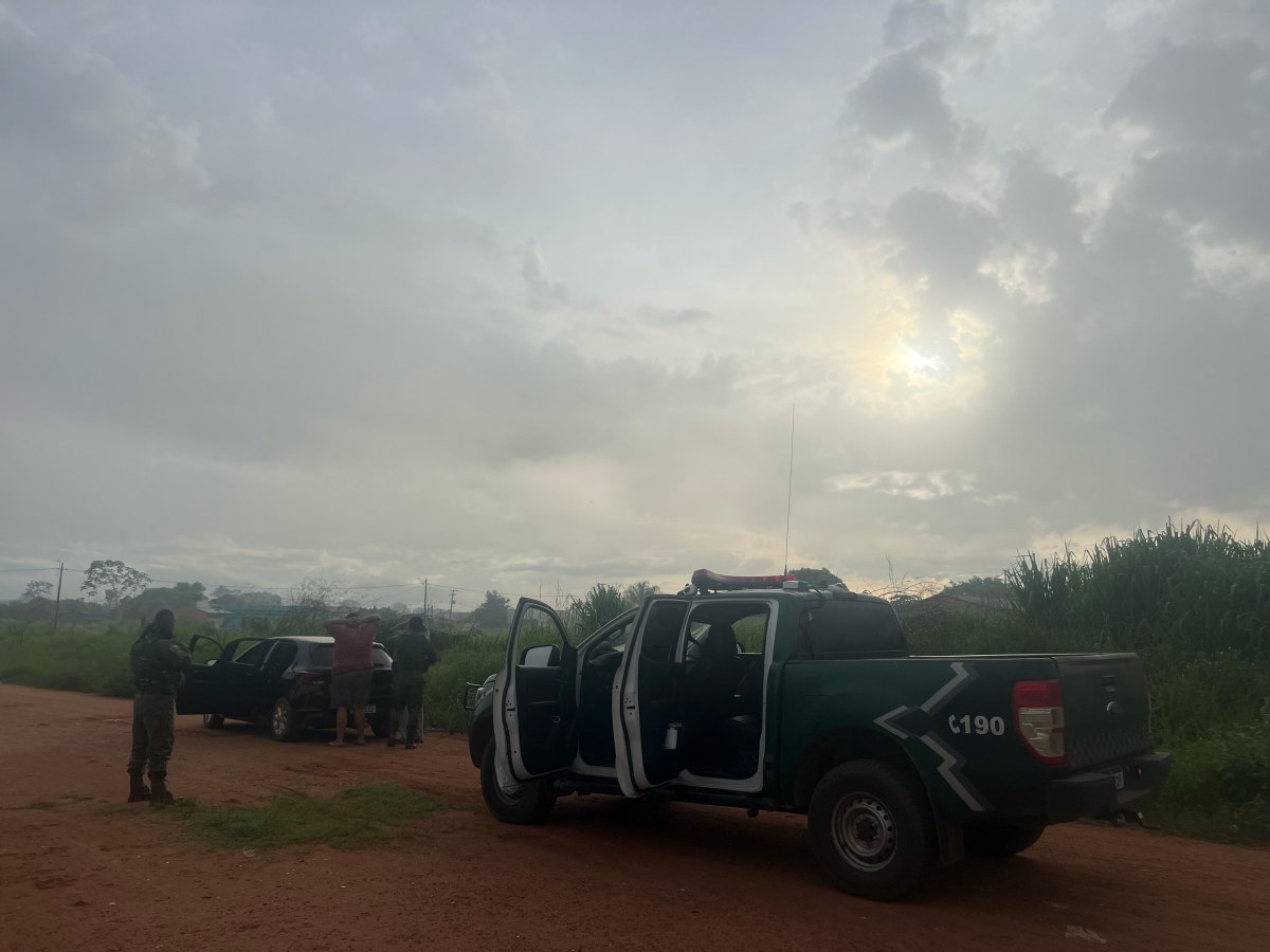 PROTETOR DA FRONTEIRA: PM prende dupla com metralhadora israelense durante operação 