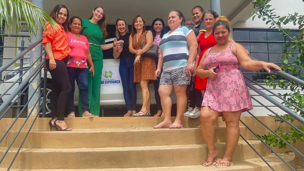 LEBRINHA: Deputada entrega veículo à Casa de Apoio Nova Esperança em Cacoal