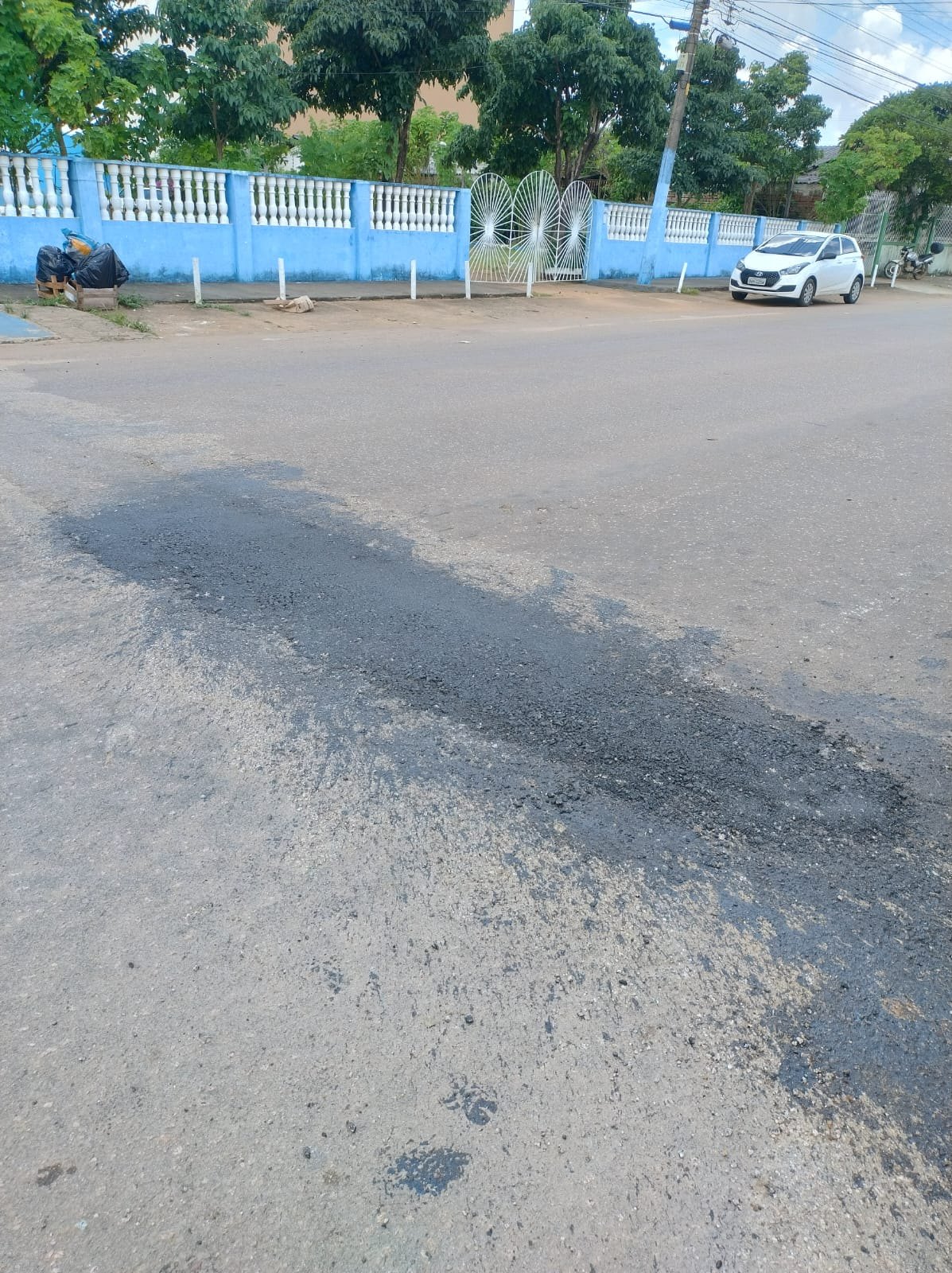 EDWILSON NEGREIROS: Prefeitura conserta buraco em rua do Embratel após intervenção de vereador