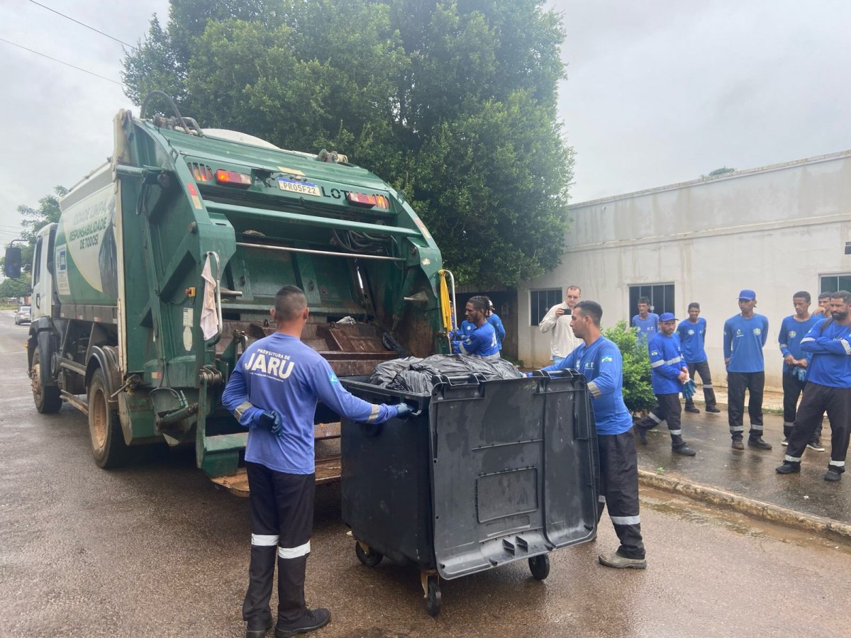 Treinamento Prático NR 38: Rondônia Limpeza Pública e Privada capacita coletores em Jaru