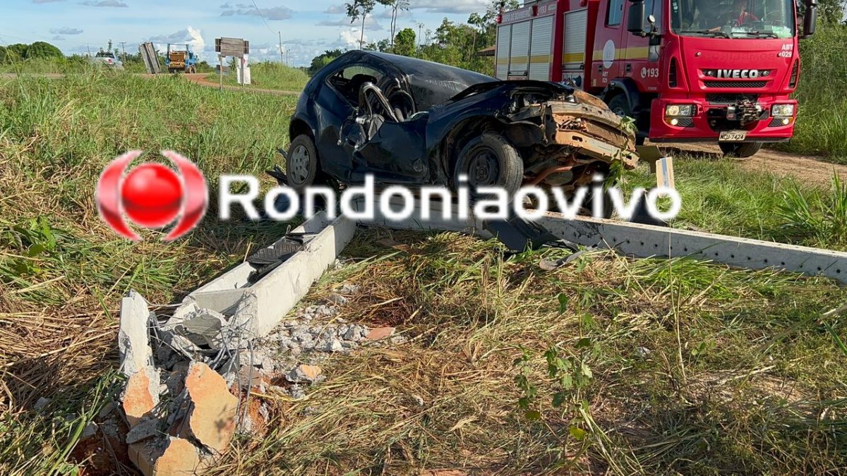 URGENTE: Professora fica presa nas ferragens após grave capotamento na BR-319
