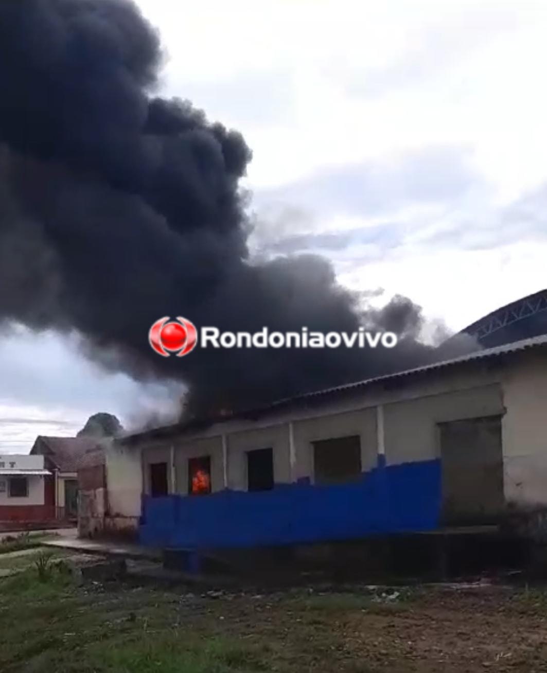 SINISTRO: Prédio do antigo Cras dona Cotinha é destruído por incêndio - VÍDEO 