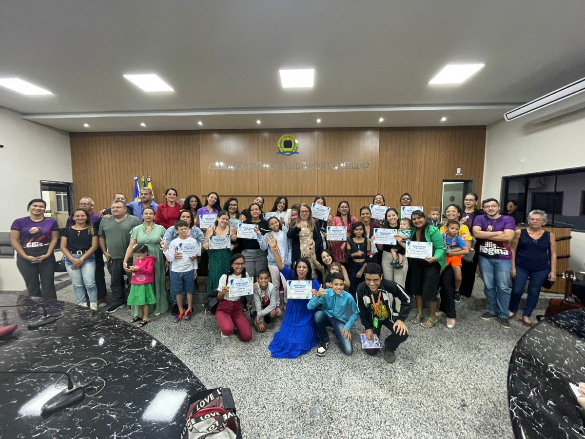 ELLIS REGINA: Vereadora homenageia 'Mãezonas' atípicas com Moção de Aplauso