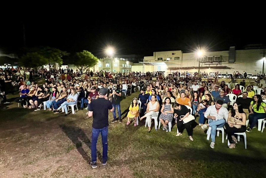 LÚCIO MOSQUINI: Deputado e prefeito assinam ordem de serviço para praça em Ouro Preto do Oeste
