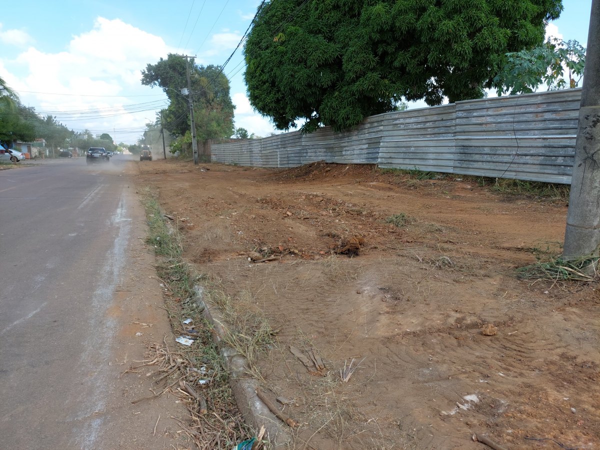 EDWILSON NEGREIROS: Vereador solicita e prefeitura faz limpeza e retirada de lixo no Bairro Embratel