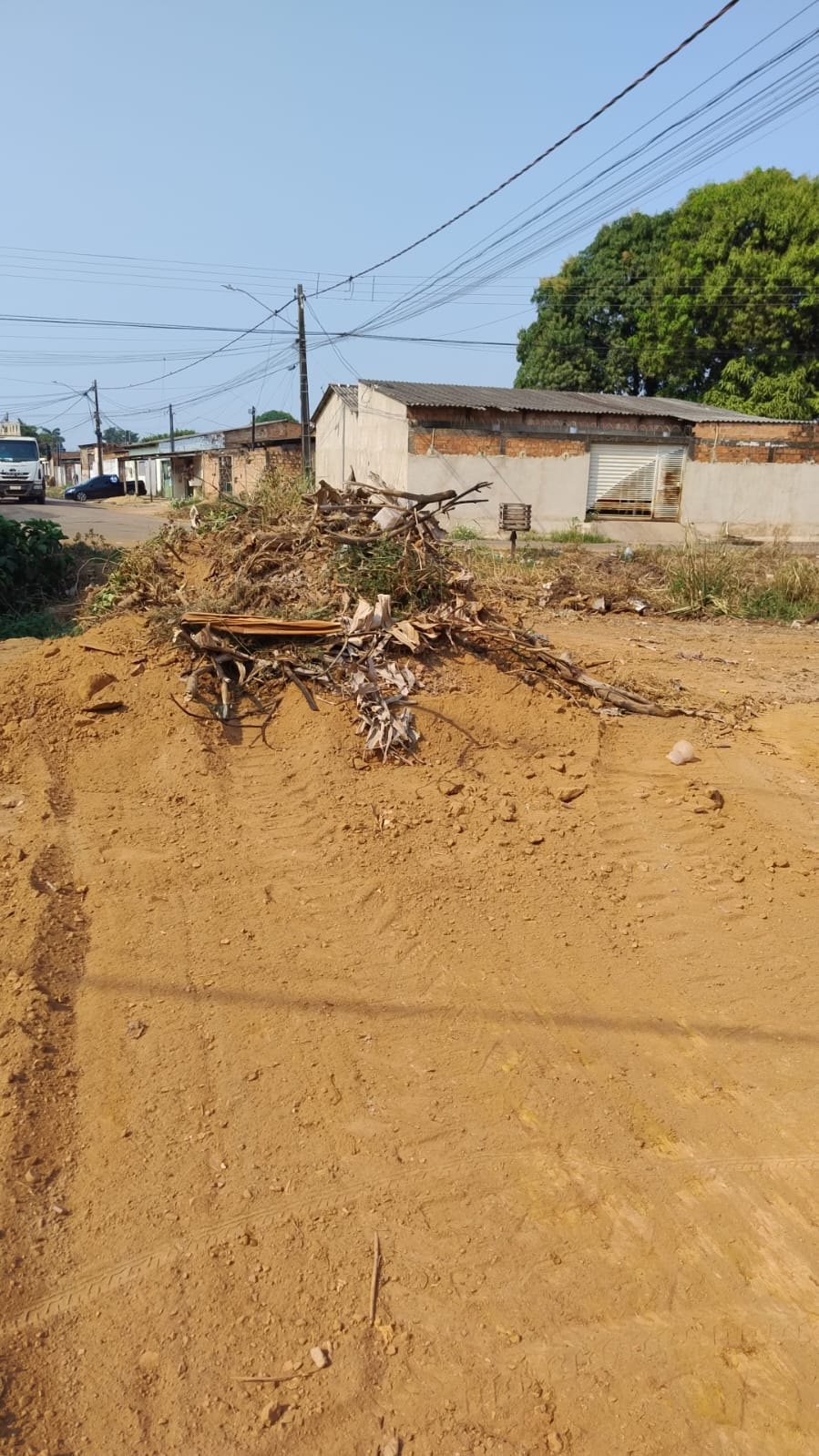 EDWILSON NEGREIROS: Vereador solicita limpeza urgente de canal e prefeitura começa a resolver