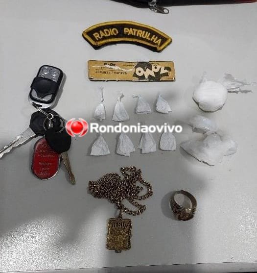 TRÁFICO NA LESTE: Adolescente é flagrado com várias porções de cocaína em pochete 