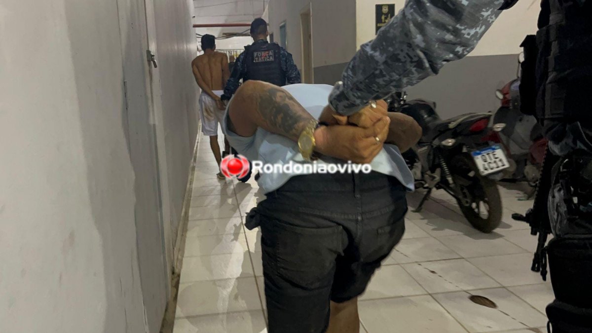 EM CONDOMÍNIOS: Criminosos do PCC são presos com drogas após roubo de moto