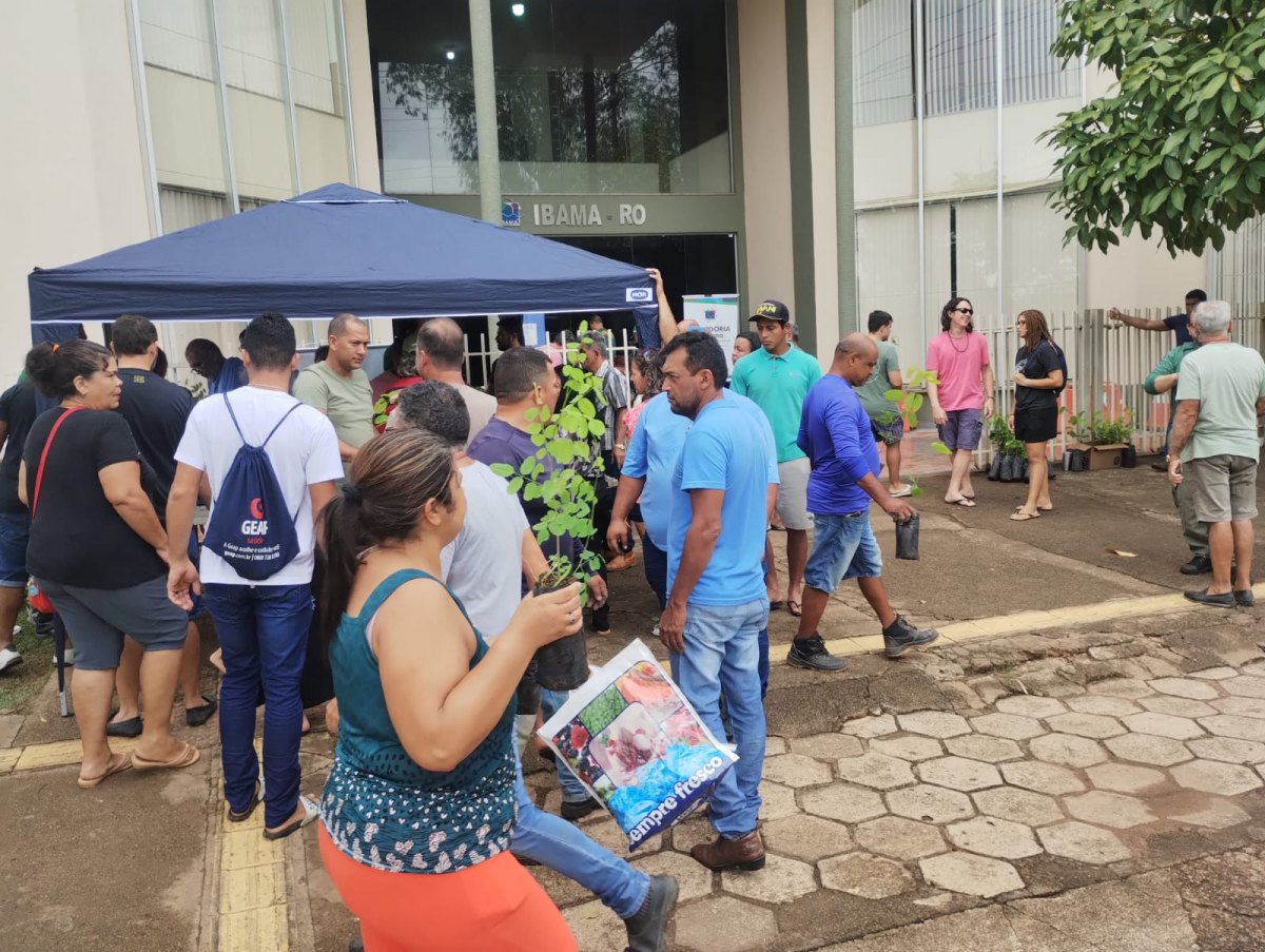 PRESERVAÇÃO: Ibama distribui mudas variadas em ação educativa em Porto Velho 