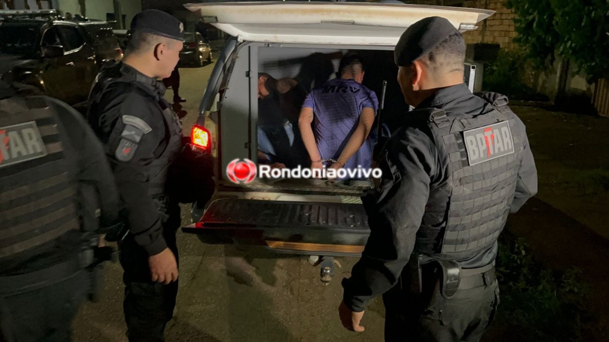 NA BOCA DE FUMO: Polícia prende criminosos com carro e dinheiro roubados em residência 