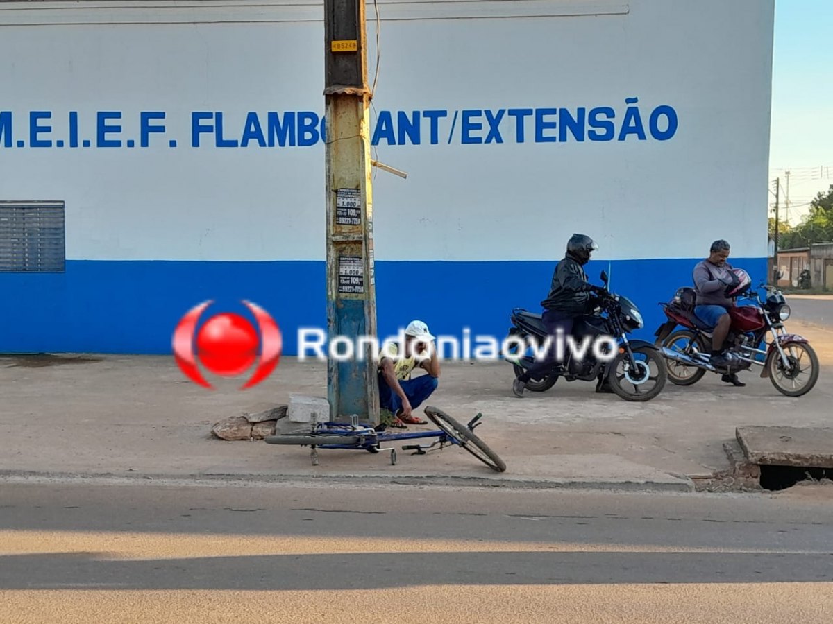 URGENTE: Ciclista se choca contra poste após atropelamento em frente de escola 