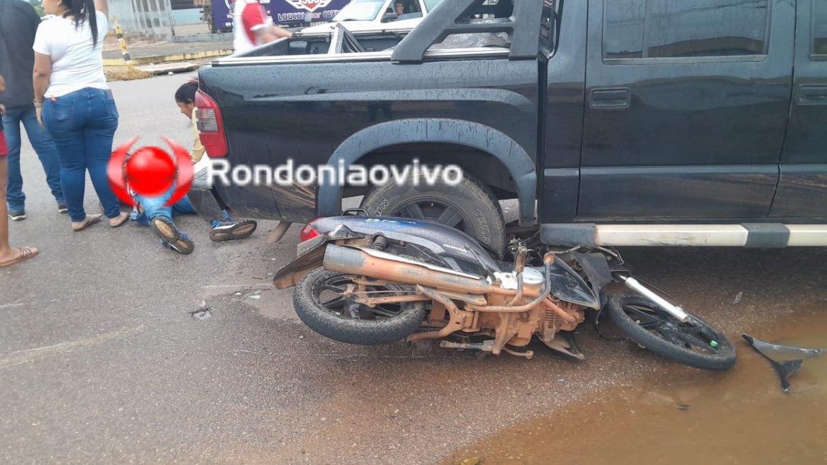 URGENTE: Batida entre moto e caminhonete deixa homem ferido na Rio de Janeiro 