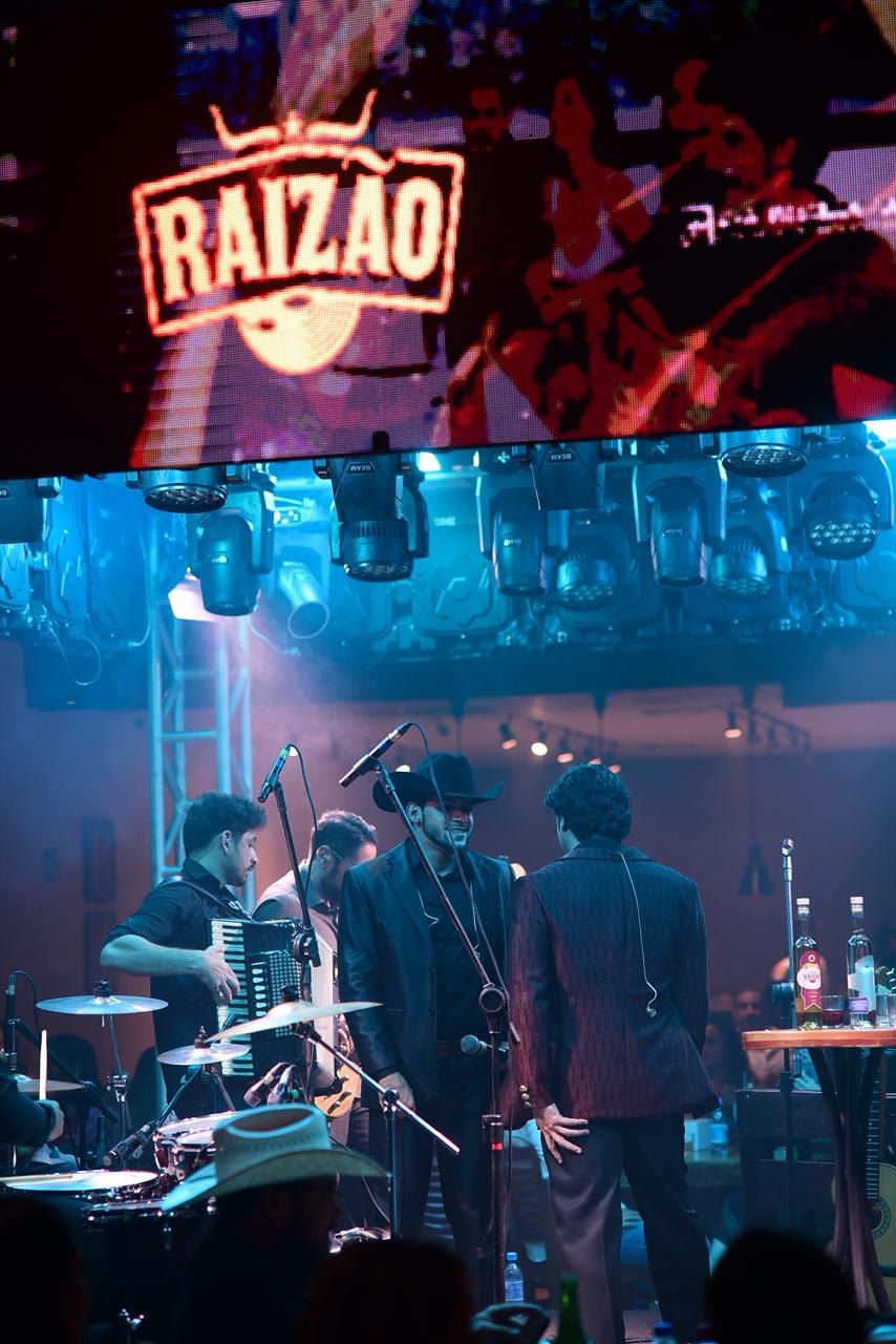 SUCESSO REGIONAL: Cleber e João lançam projeto “Raizão” em evento prestigiado em Rolim de Moura