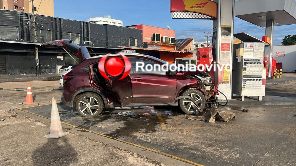 INVADIU: Carro bate em bomba de gasolina e duas mulheres ficam feridas após acidente