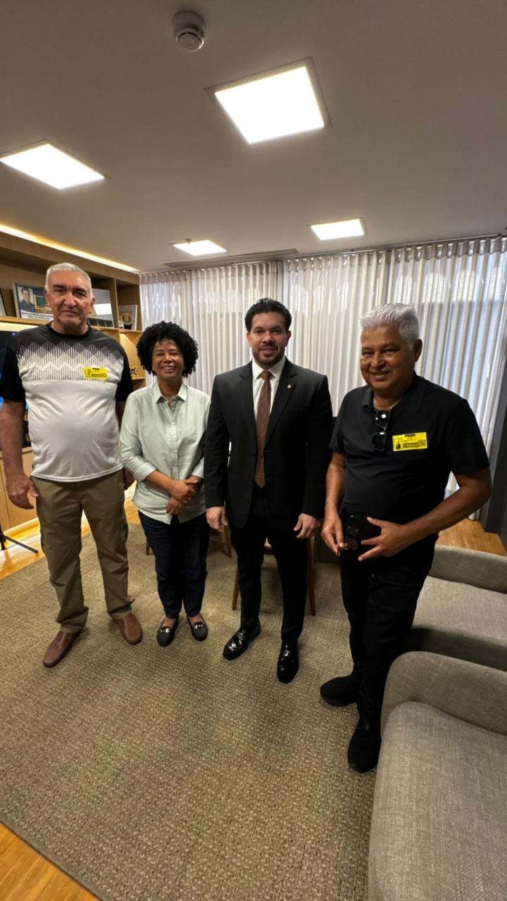 AGILIZANDO: Sílvia Cristina se reúne com deputado relator da PEC 47 da transposição na CCJ