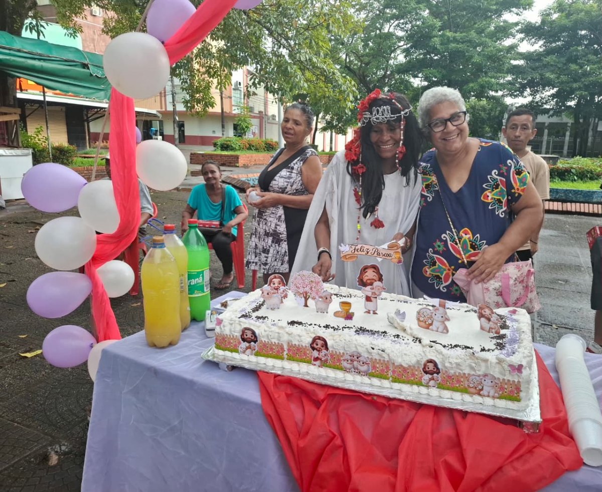SOLIDARIEDADE E DOÇURA: Bailarina da Praça promove festa da Páscoa no centro de Porto Velho 