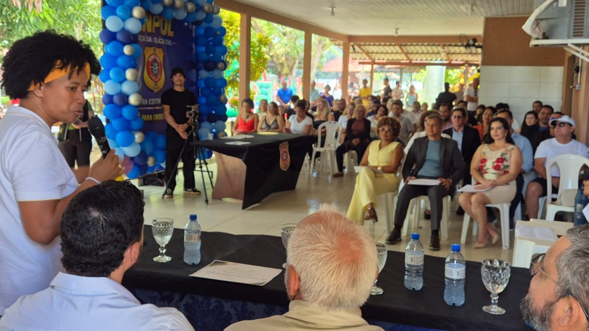 SILVIA CRISTINA: Deputada prestigia posse da nova diretoria do Sinpol em Porto Velho