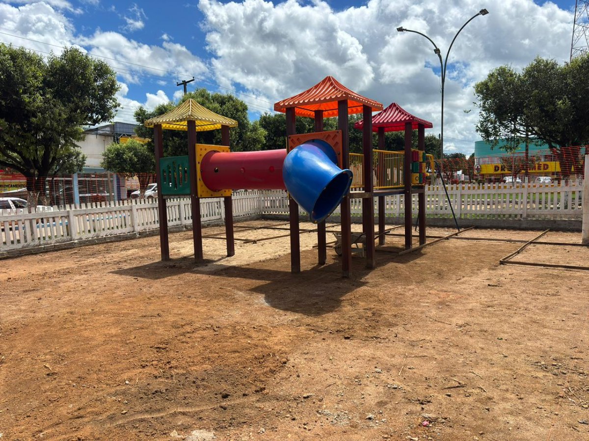 ALAN QUEIROZ: Deputado destina R$ 30 mil para piso do espaço infantil da Praça Jonas Ferreti