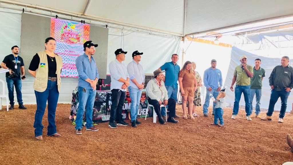 DIA DE CAMPO : Sistema Faperon/Senar reúne produtores em Castanheiras e incentiva cafeicultura