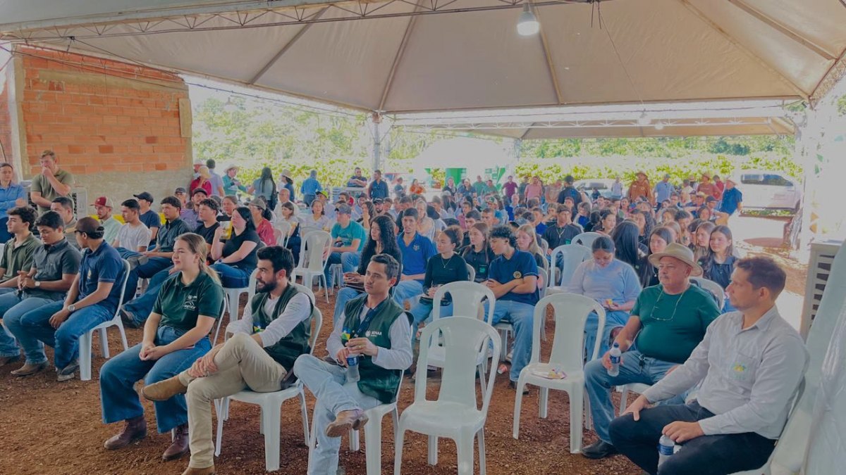 DIA DE CAMPO : Sistema Faperon/Senar reúne produtores em Castanheiras e incentiva cafeicultura