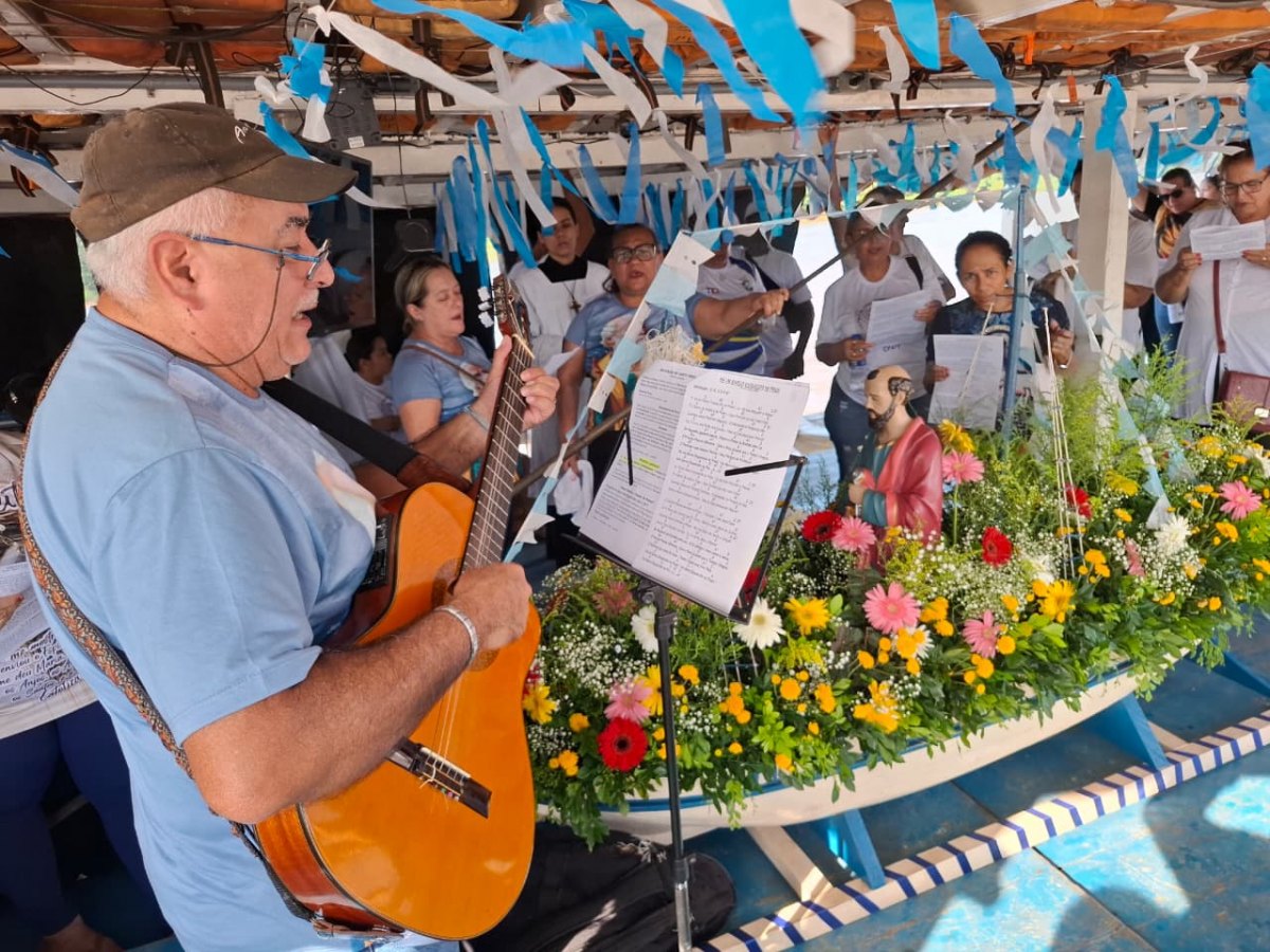TRADIÇÃO CATÓLICA: Comunidade São Pedro celebra solenidade com procissão fluvial em Porto Velho