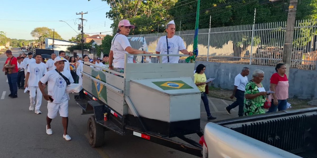 TRADIÇÃO CATÓLICA: Comunidade São Pedro celebra solenidade com procissão fluvial em Porto Velho