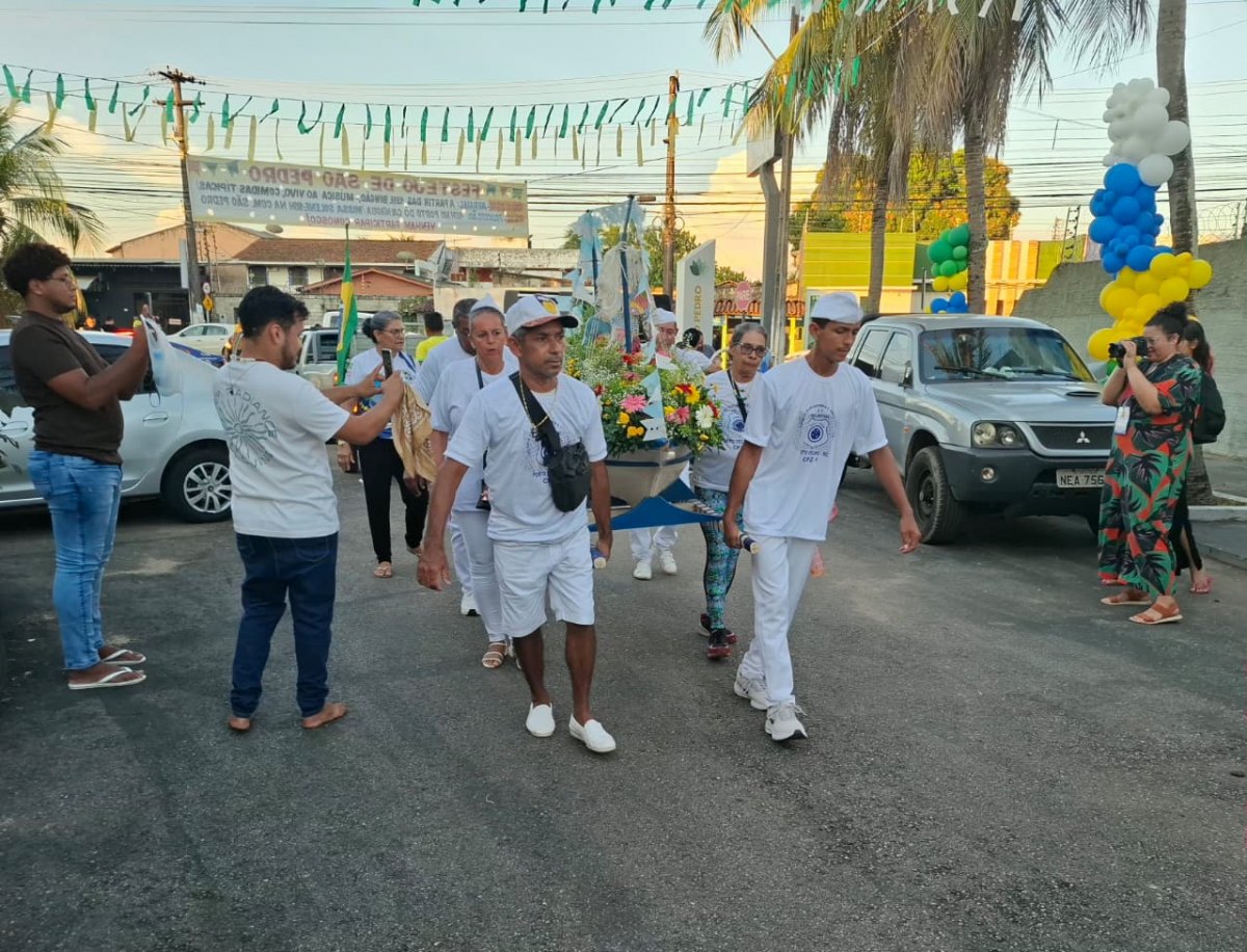 TRADIÇÃO CATÓLICA: Comunidade São Pedro celebra solenidade com procissão fluvial em Porto Velho