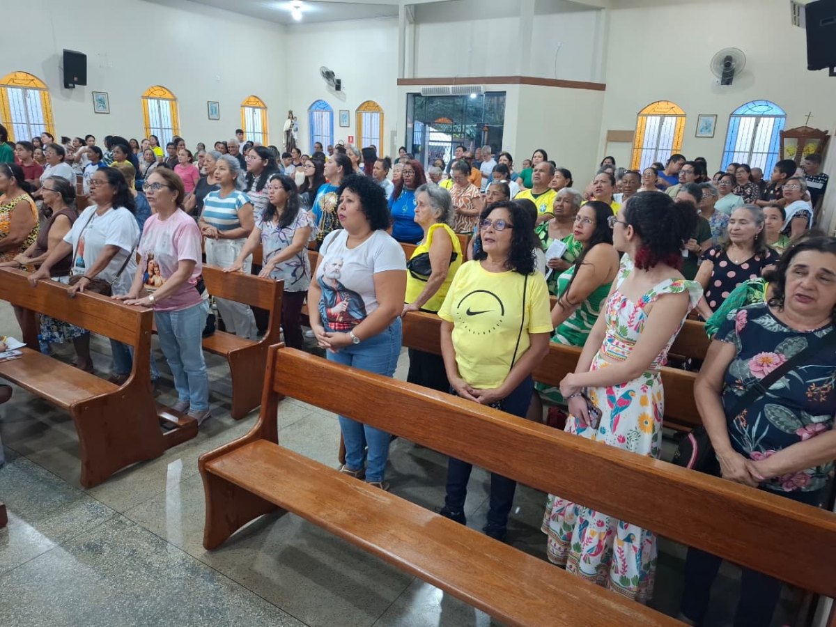TRADIÇÃO CATÓLICA: Comunidade São Pedro celebra solenidade com procissão fluvial em Porto Velho