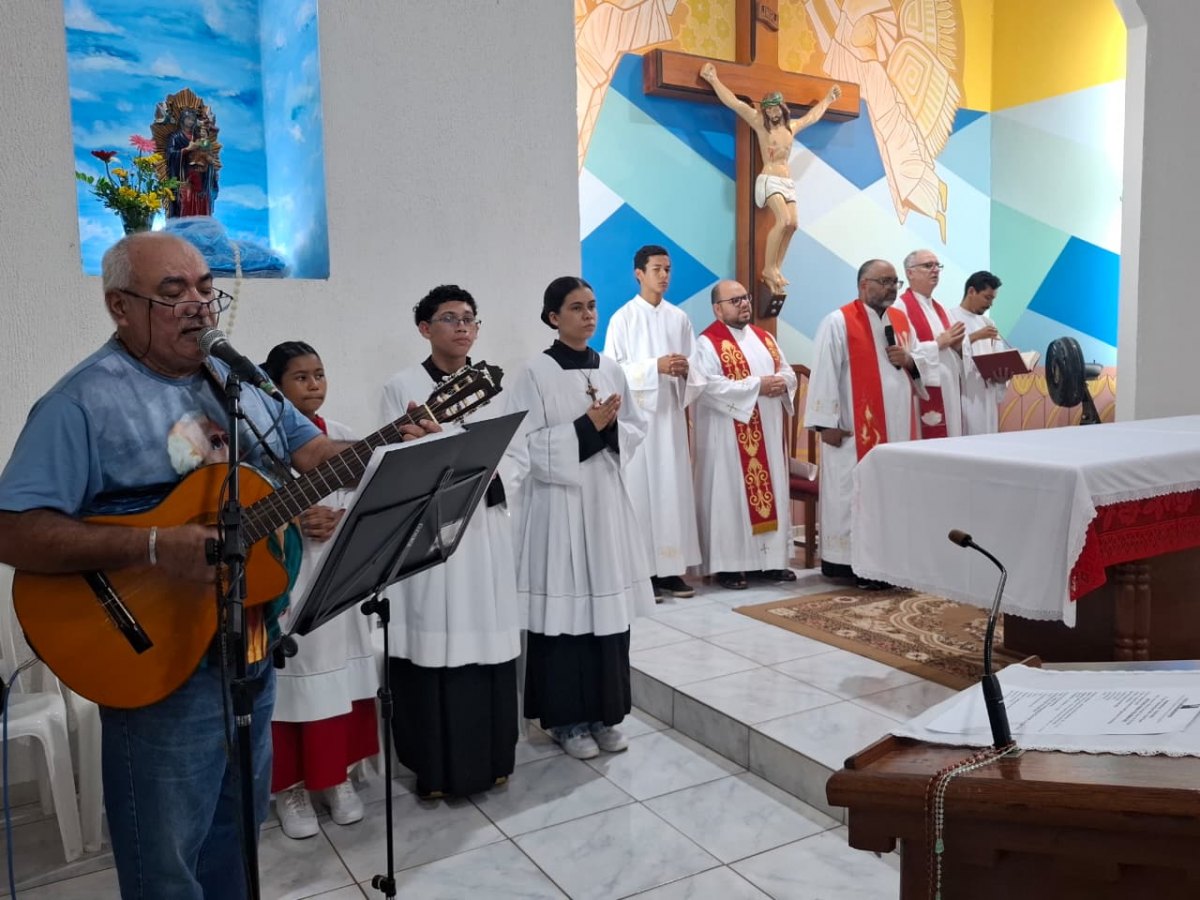 TRADIÇÃO CATÓLICA: Comunidade São Pedro celebra solenidade com procissão fluvial em Porto Velho