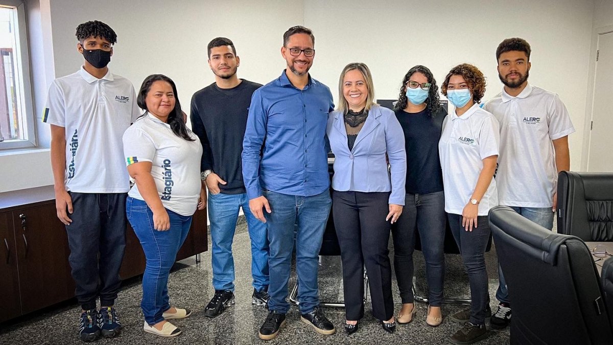 DEPUTADO: Anderson Pereira se despede de servidores do Poder Legislativo