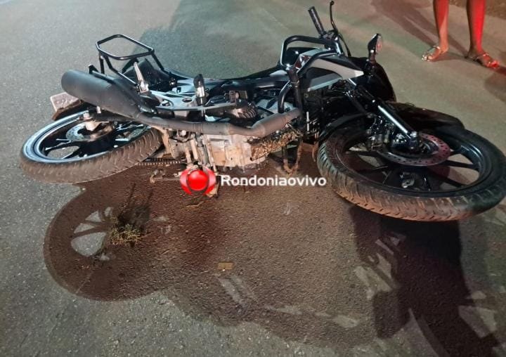 PERDEU O CONTROLE: Motociclista fica inconsciente após bater em árvore na Rio de Janeiro