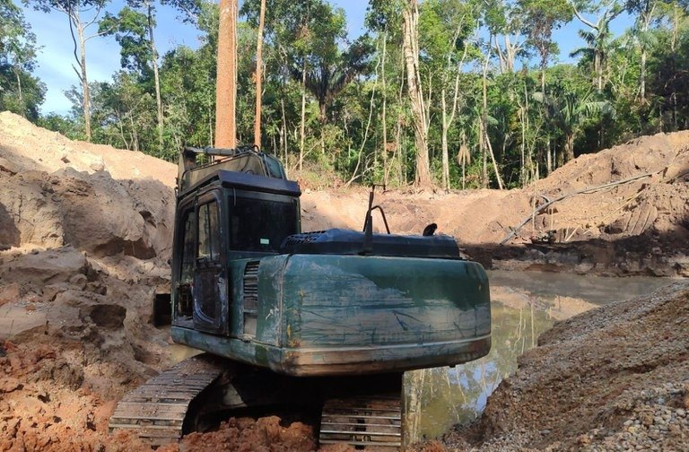 COMBATE AO CRIME: PF desmonta garimpo ilegal em terra indígena de Rondônia e prende cinco pessoas