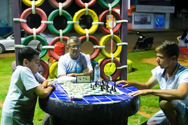 EXTREMA: Amigos se juntam e montam decoração natalina em distrito de Porto Velho