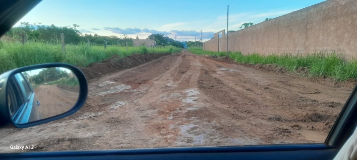 COMUNIDADE: Prefeitura realiza manutenção no Bairro Canaã