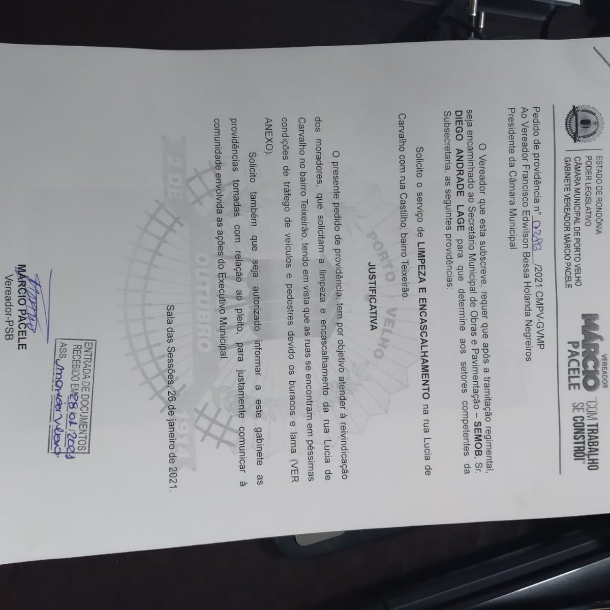 RUA DA ZONA LESTE: Prefeitura atende pedido de Marcio Pacele e realiza limpeza e cascalhamento