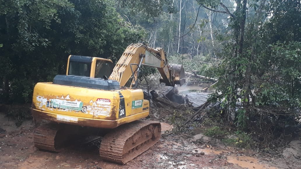 PREJUÍZO: Forte chuva desvia curso de rio e cidade fica sem abastecimento de água 
