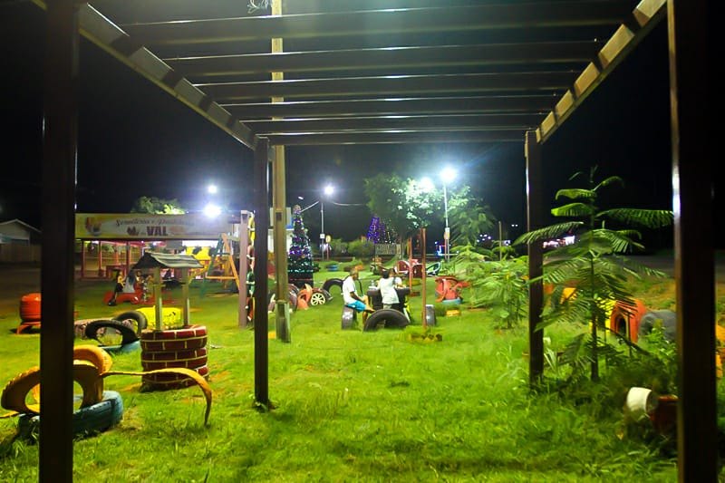 EXTREMA: Amigos se juntam e montam decoração natalina em distrito de Porto Velho