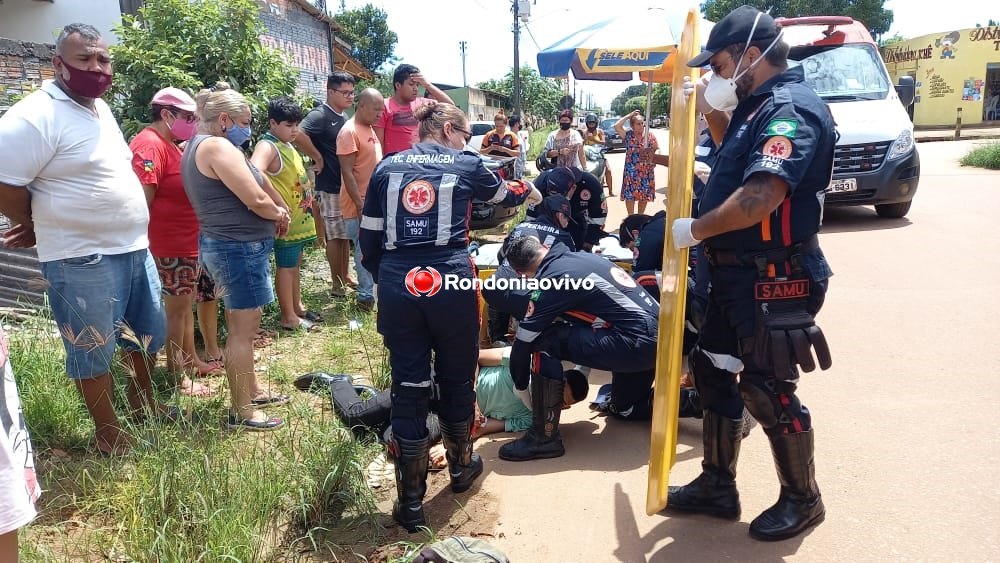 ASSISTA O VÍDEO: Idosa e motociclista ficam em estado grave após atropelamento