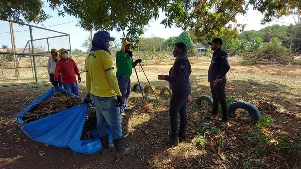 EDIMILSON DOURADO: Mutirão de limpeza é realizado na Vila Nova de Teotônio a pedido do vereador