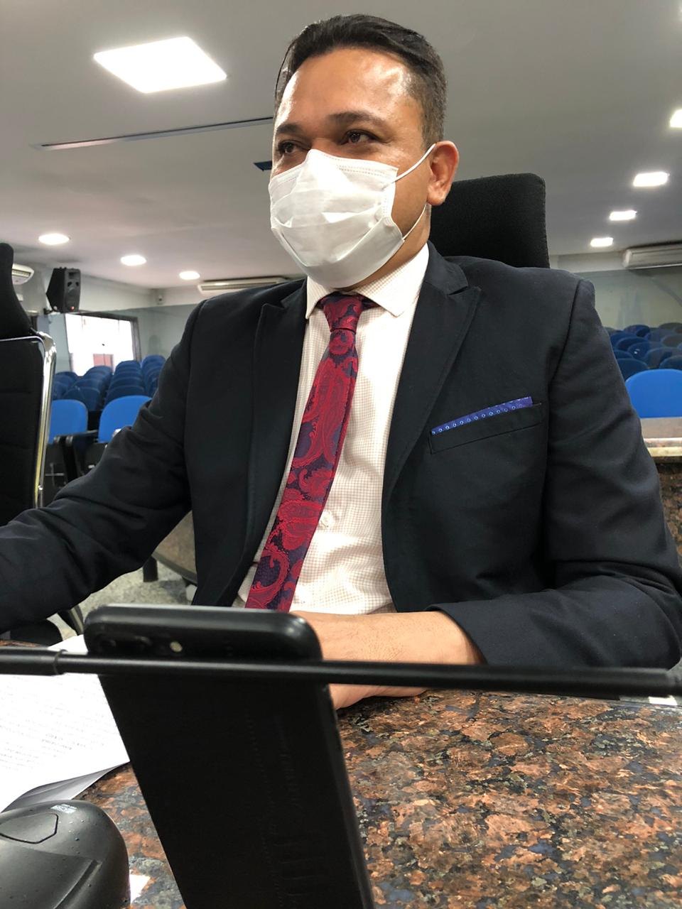 PROFISSIONAIS DE SAÚDE: Prefeitura atende Isaque Machado e vai pagar grau máximo de insalubridade 