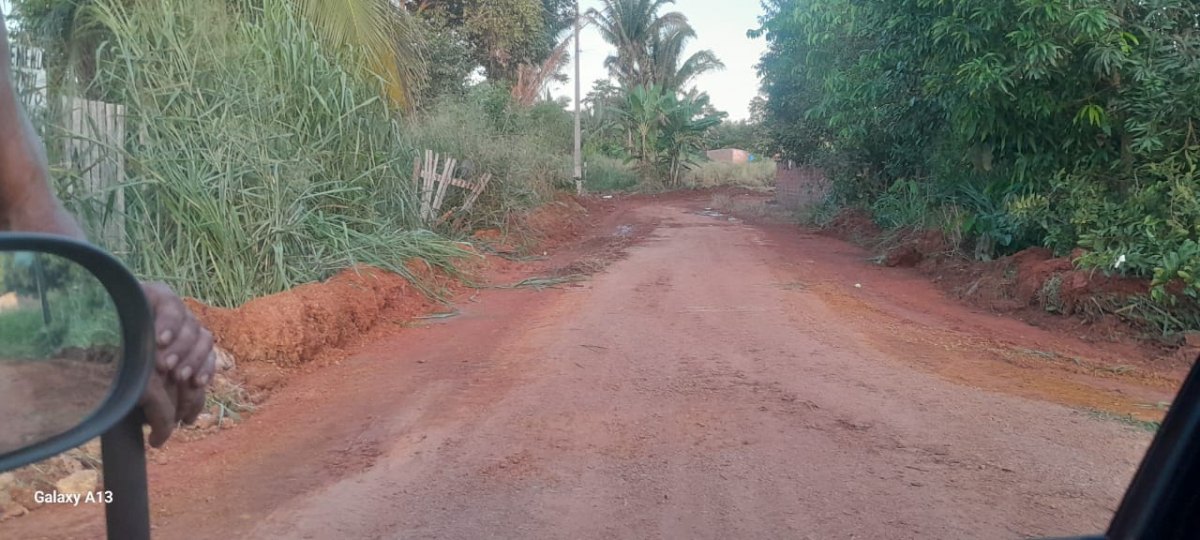COMUNIDADE: Prefeitura realiza manutenção no Bairro Canaã