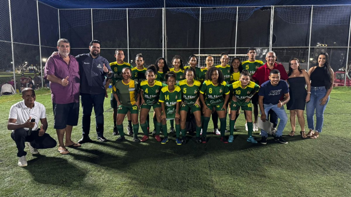 SÃO MIGUEL DO GUAPORÉ: Jean Oliveira prestigia final de campeonato e entrega kits esportivos 