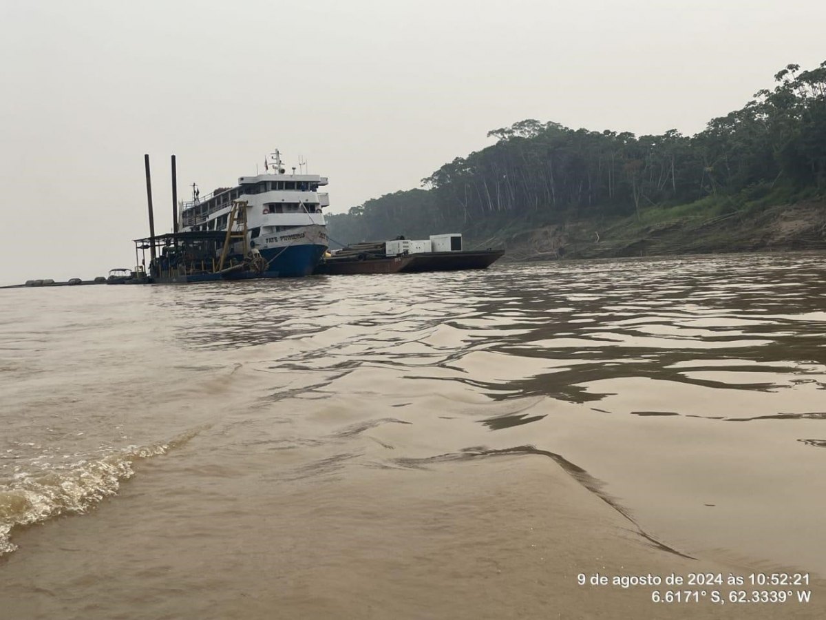 DRAGAGEM: DNIT garante navegabilidade na hidrovia do rio Madeira durante período de seca