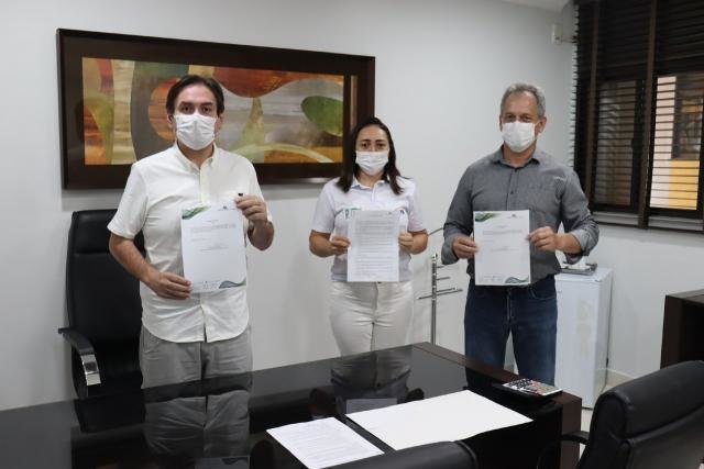 AÇÃO SOCIAL: Parceria entre Sistema Fecomércio/Sesc/Senac e FALM entrega cestas básicas 