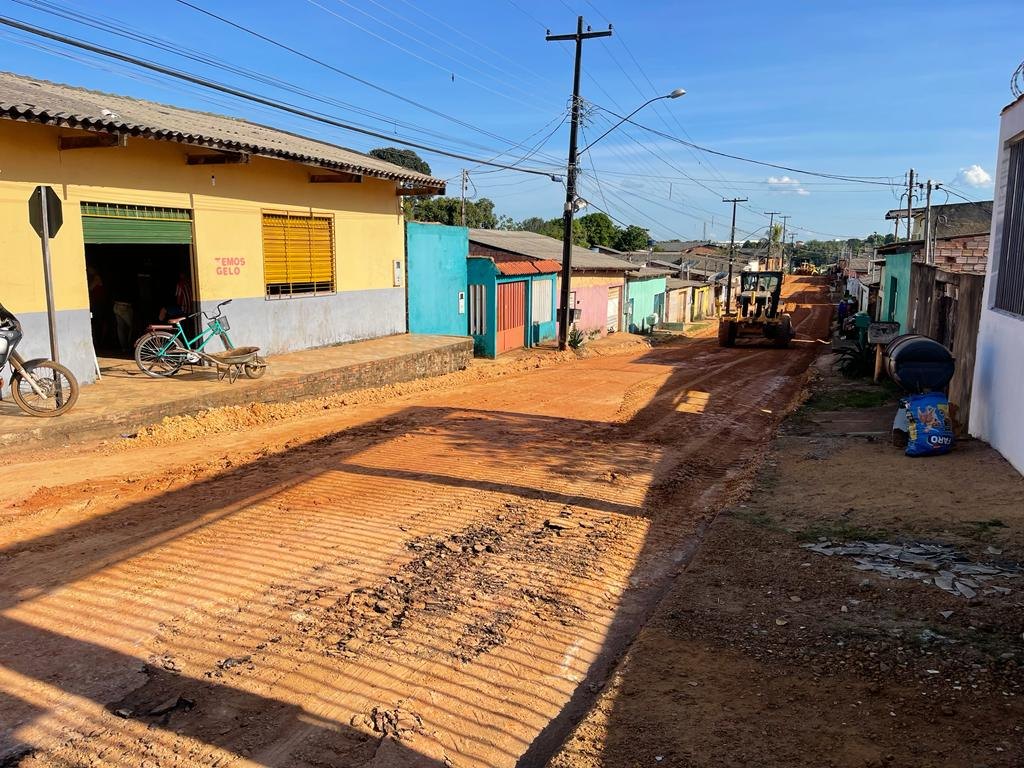 MELHORIAS: Bairro floresta recebe asfaltamento após solicitação de Edimilson Dourado