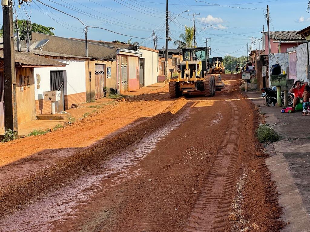 MELHORIAS: Bairro floresta recebe asfaltamento após solicitação de Edimilson Dourado