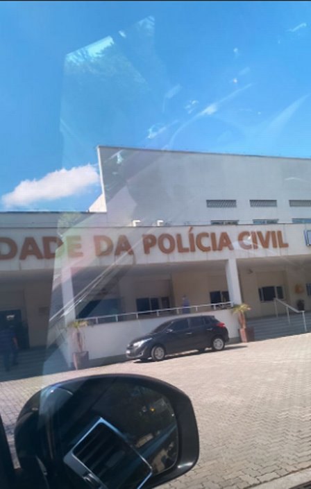 Ludmilla vai à delegacia denunciar internauta que a acusou de trair a esposa