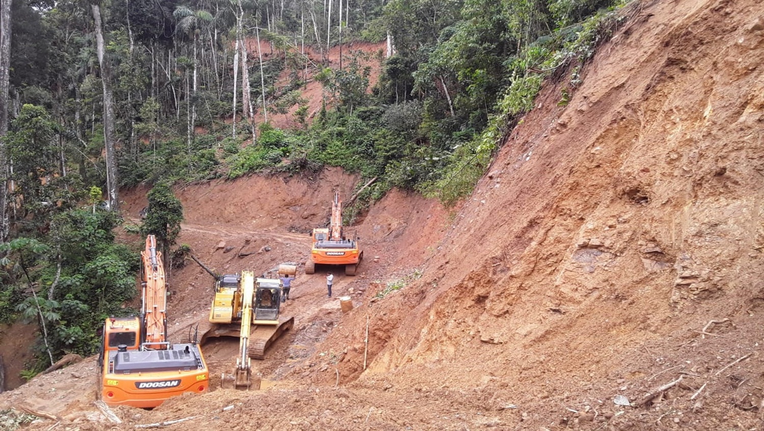 MEIO AMBIENTE: Garimpeiros estão invadindo parque na Amazônia boliviana